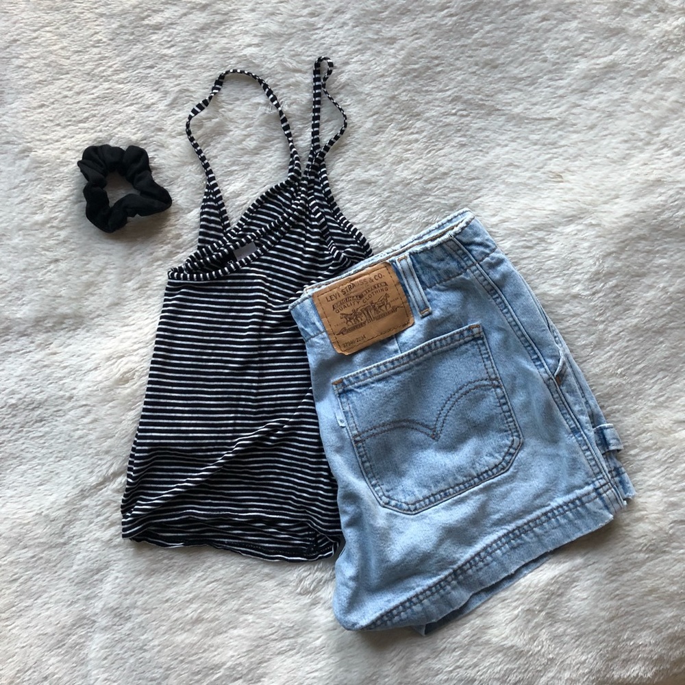 MONDAY NIGHT SALE Crop Top + Levi’s Outfit